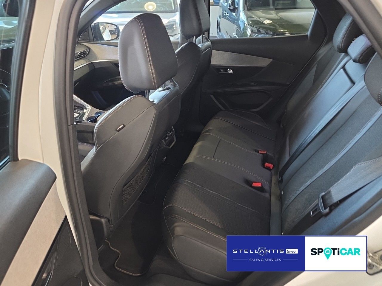Peugeot 3008 Hybrid 225 GT PANODACH SHZ NAVI CAM