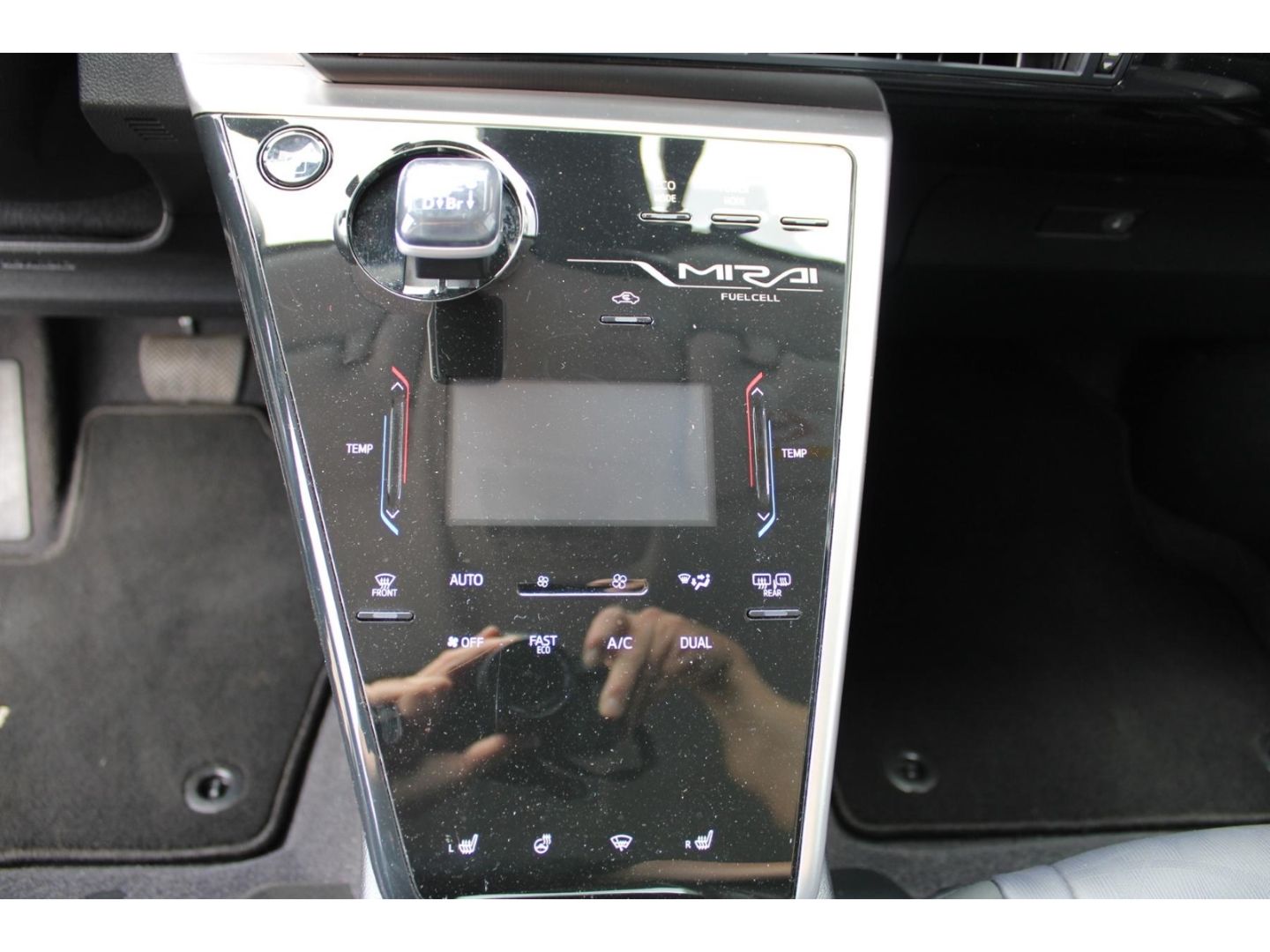Toyota Mirai - Samsaru's Car Outlet