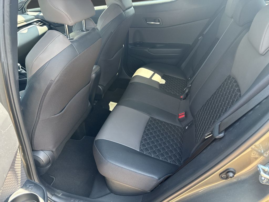 Toyota C-HR 2.0 Hybrid Lounge - Samsaru's Car Outlet