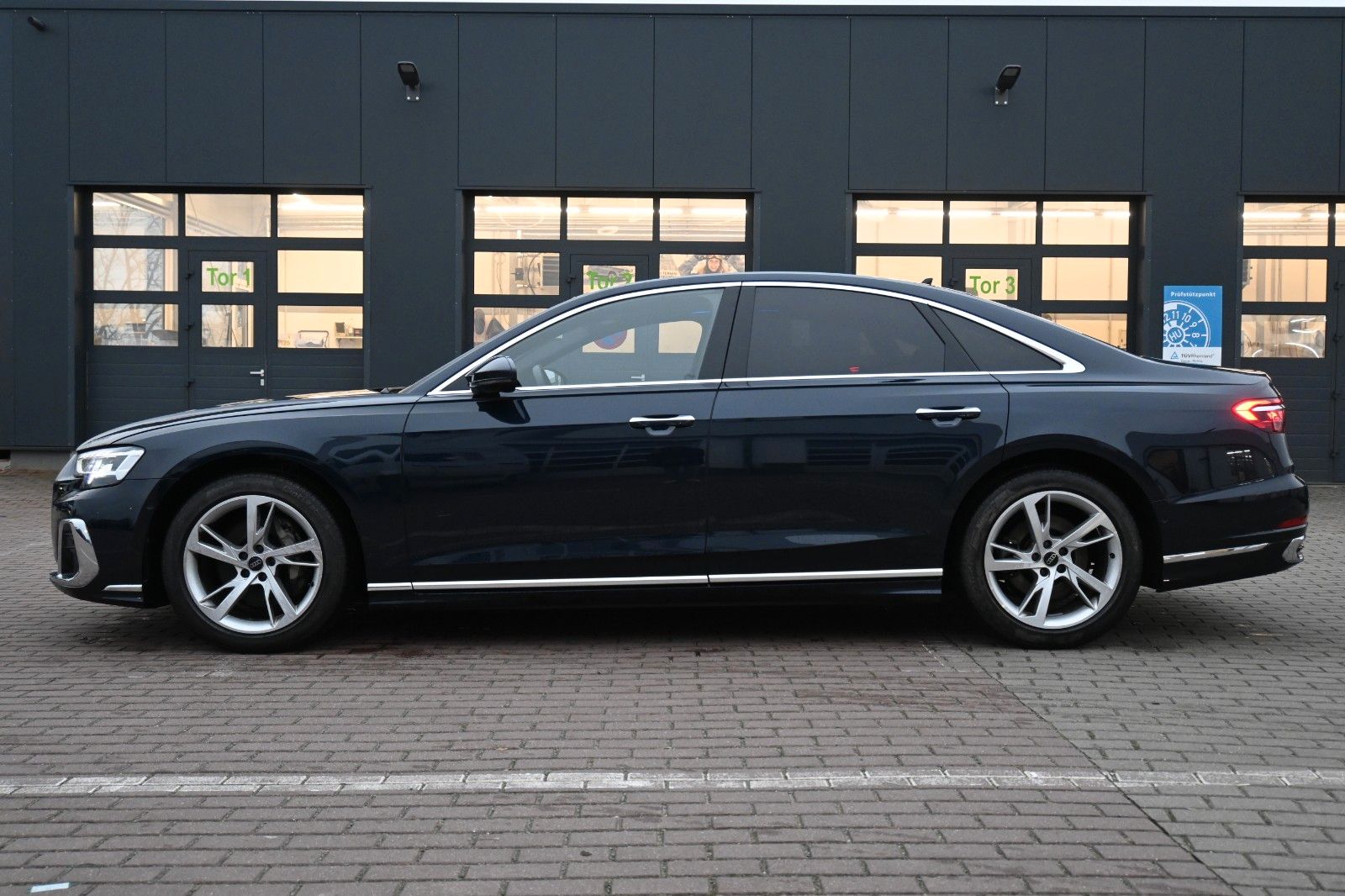 Audi A8 50 TDI quattro - Samsaru's Car Outlet