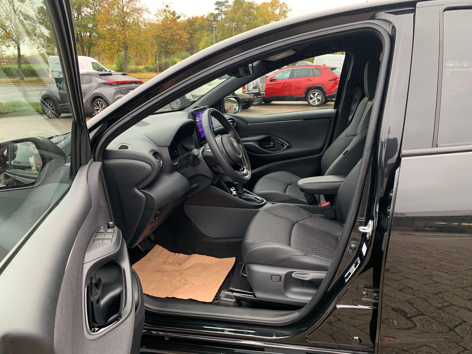 Toyota Yaris Hybrid Style*Wenig KM*