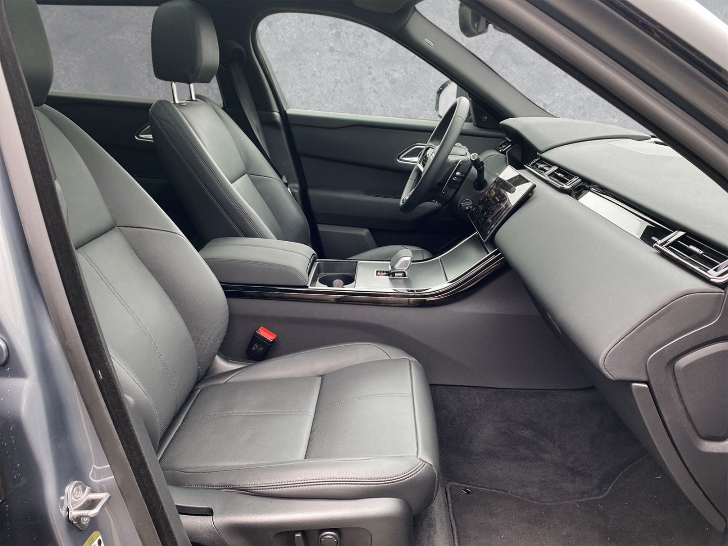 Range Rover Velar D300 Dynamic SE - Samsaru's Car Outlet
