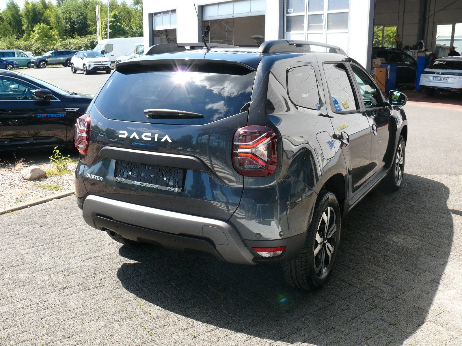 Dacia Duster II Journey 150 - Samsaru's Car Outlet
