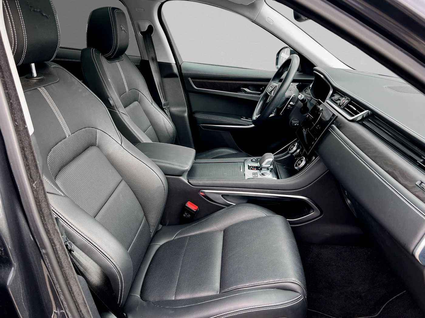 Jaguar F-Pace Plug-in-Hybrid P400e AWD R-Dynamic S