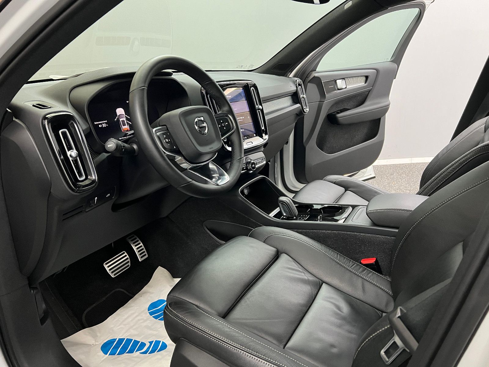 Volvo XC 40 Recharge Pro 360*PANO*MEMO*H&K*INTI-LIGHT