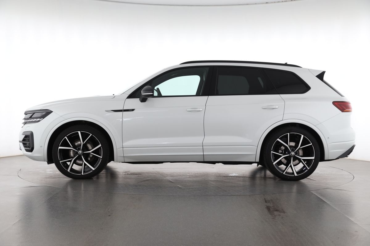 Volkswagen Touareg 3.0 TDI 4MOTION R-Line Black - Samsaru's Car Outlet
