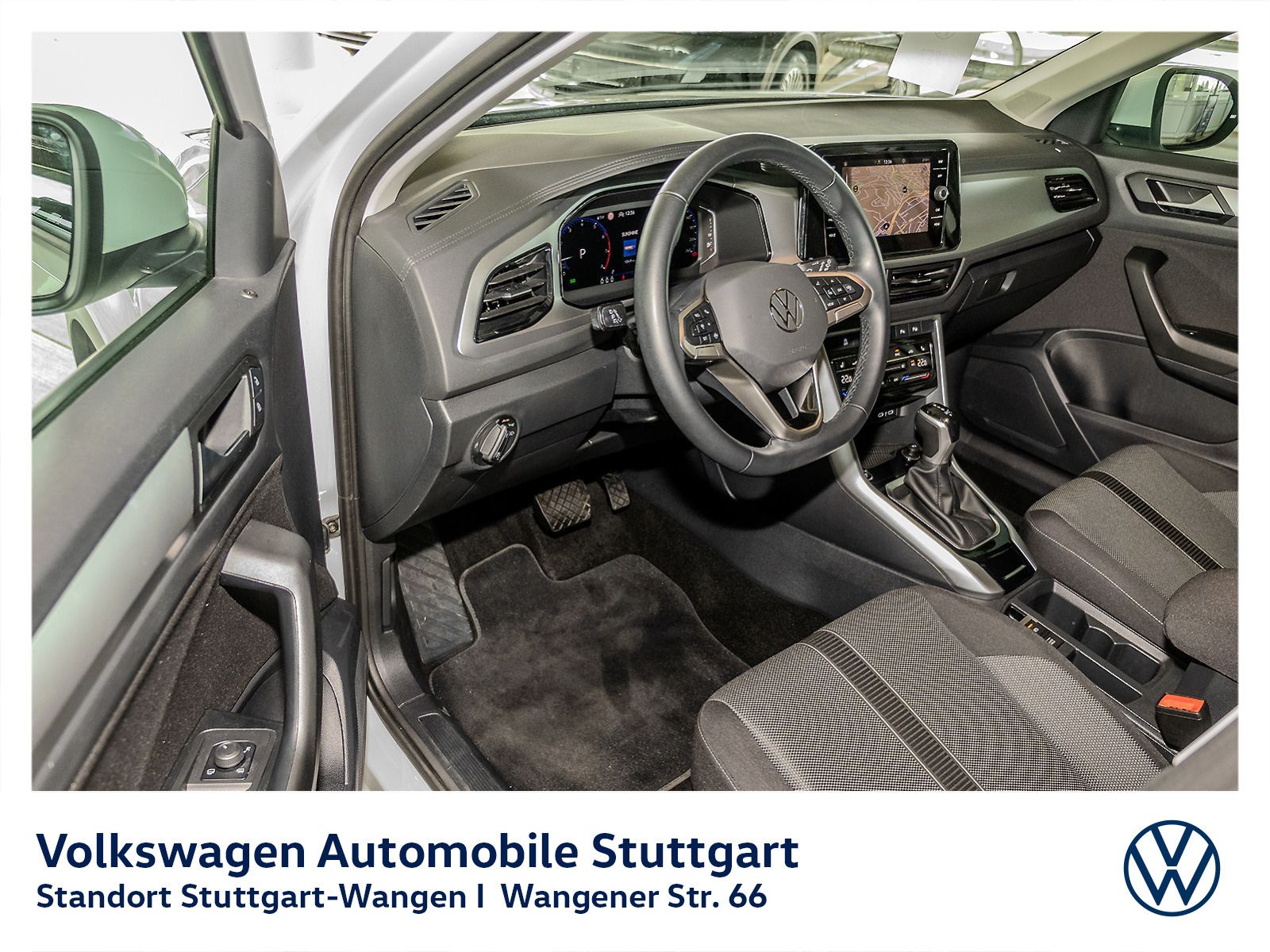 Volkswagen T-Roc Life 1.5 TSI DSG - Samsaru's Car Outlet