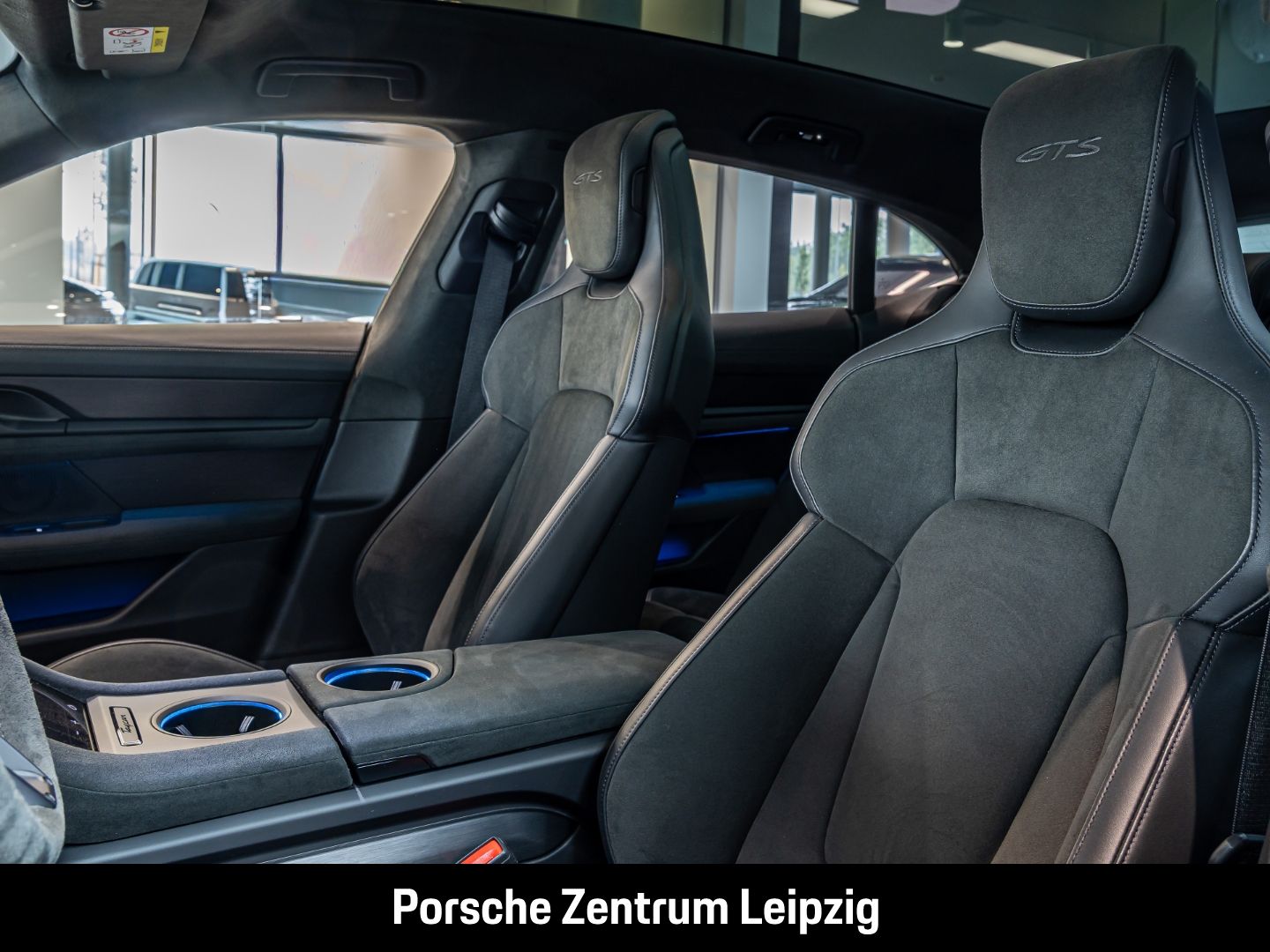 Porsche Taycan GTS Sport Turismo HeadUp InnoDrive Matrix