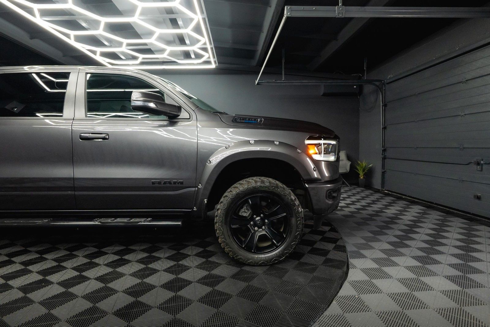 Dodge RAM 5.7 V8 HEMI 4x4 OFFROAD Night-Paket *LED*19%