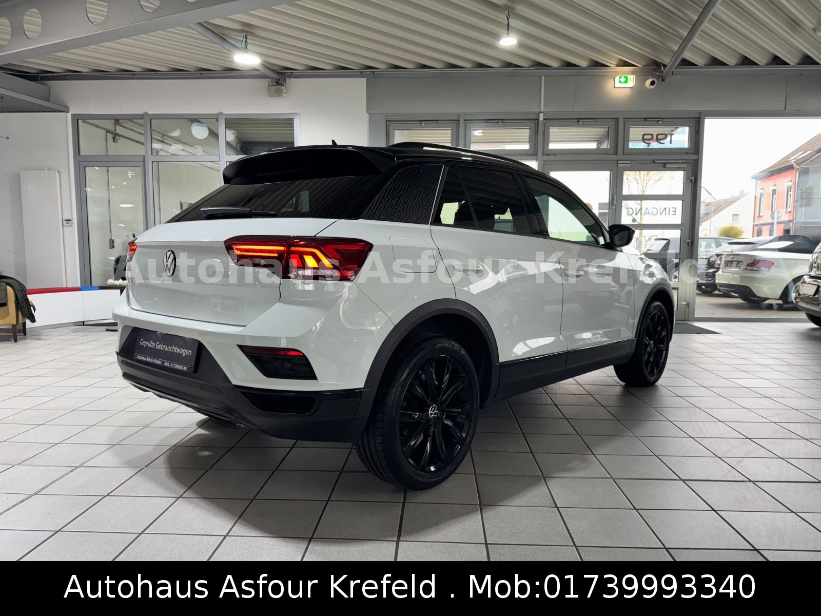 Volkswagen T-Roc Sport Black - Samsaru's Car Outlet