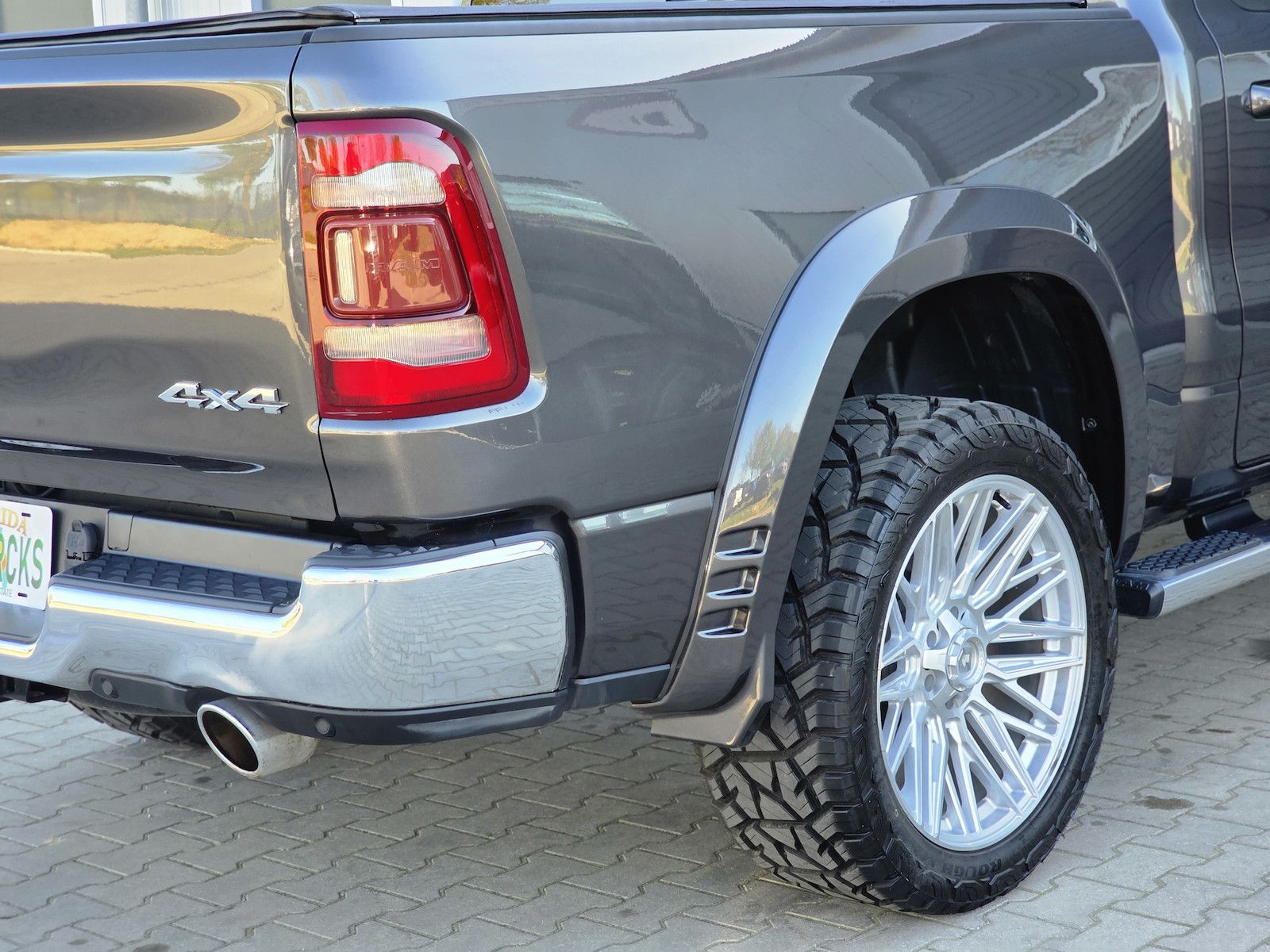 Dodge RAM 1500 5.7 4x4 Laramie Memory AHK LED 3.5´´ RC