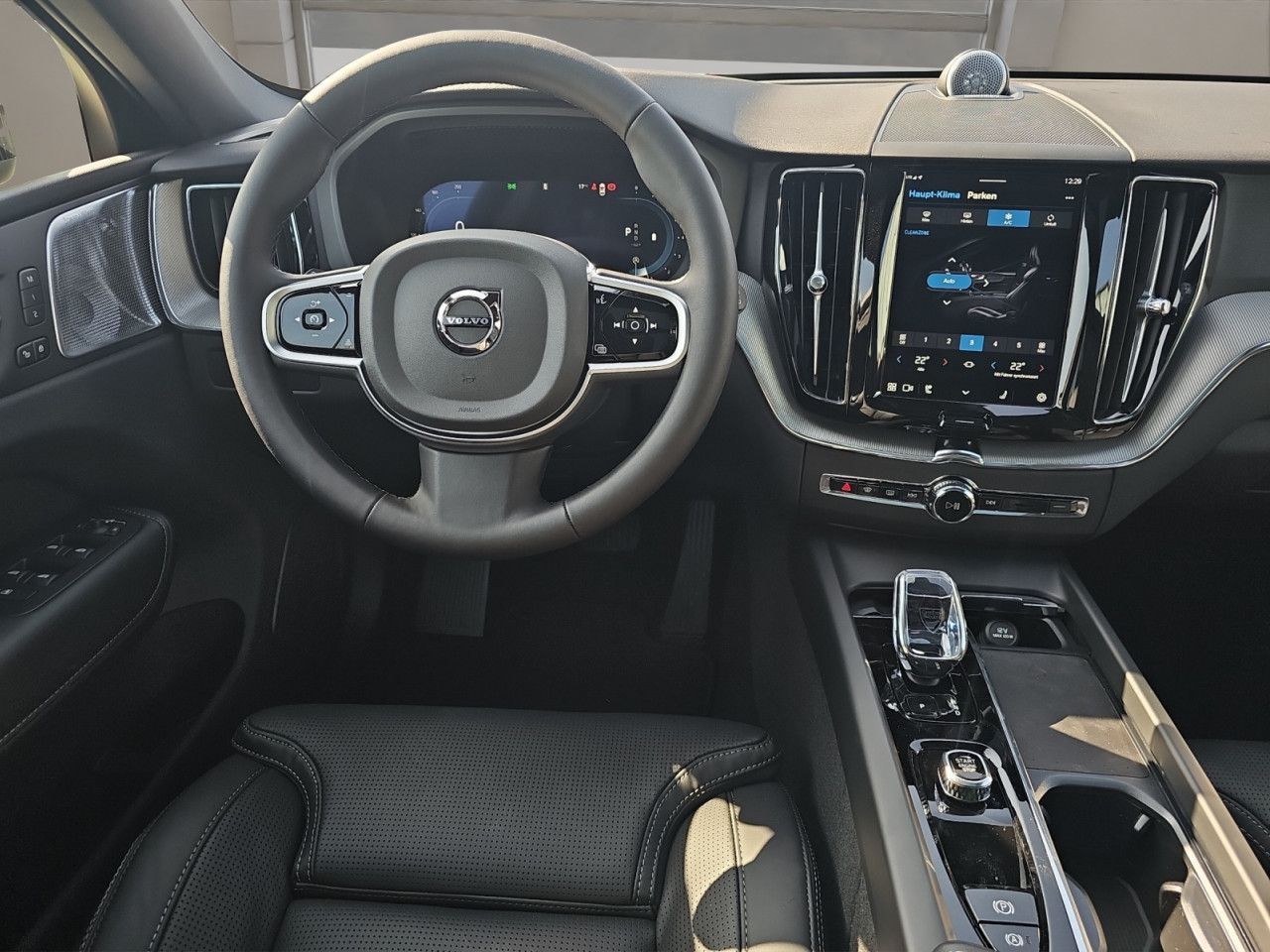 Volvo XC60 B5 AWD Black Edition PLUS LUFT 360° PANO