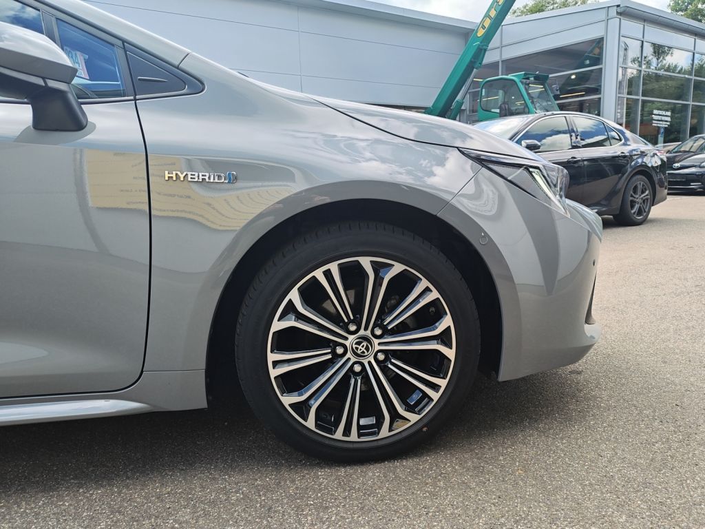 Toyota Corolla 1.8 Hybrid - Samsaru's Car Outlet
