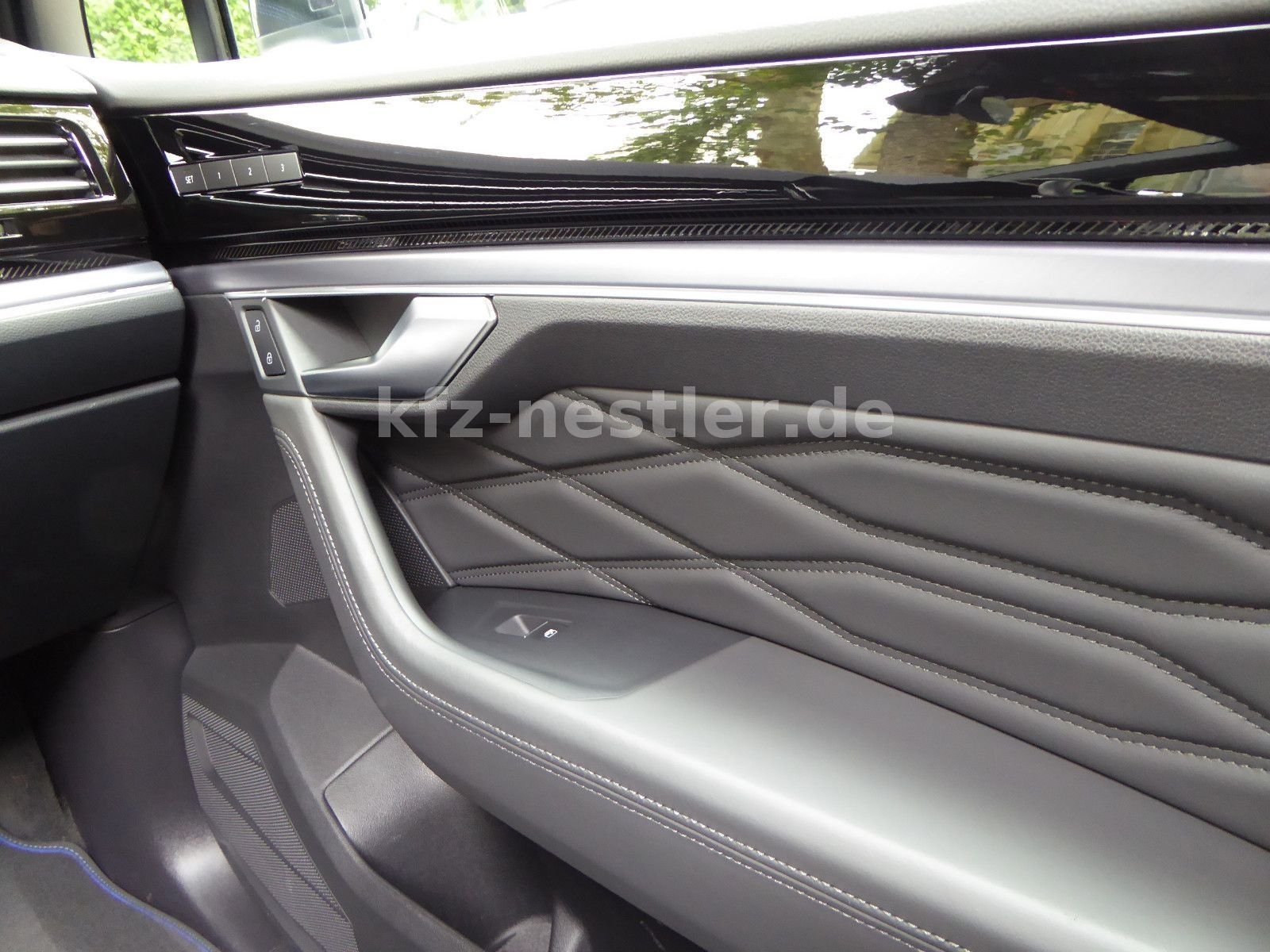 Volkswagen Touareg R e-Hybrid Pano/Puglia/AHK/HUD/ACC/Matt