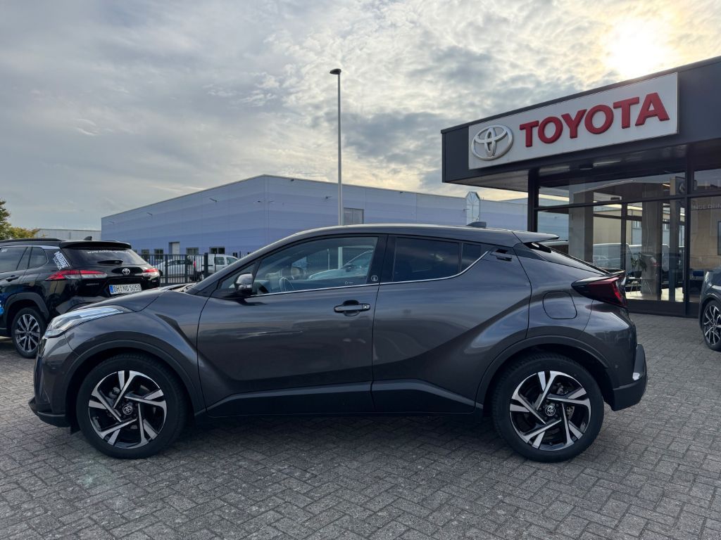 Toyota C-HR 2.0 Hybrid Team - Samsaru's Car Outlet
