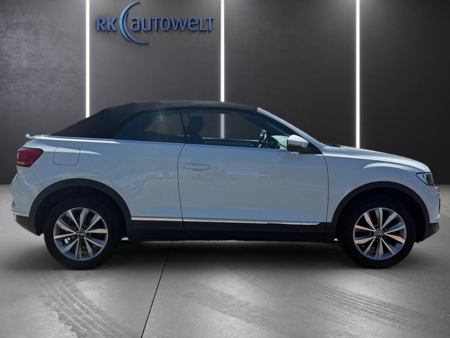 Volkswagen T-Roc Style 1.5 TSI - Samsaru's Car Outlet