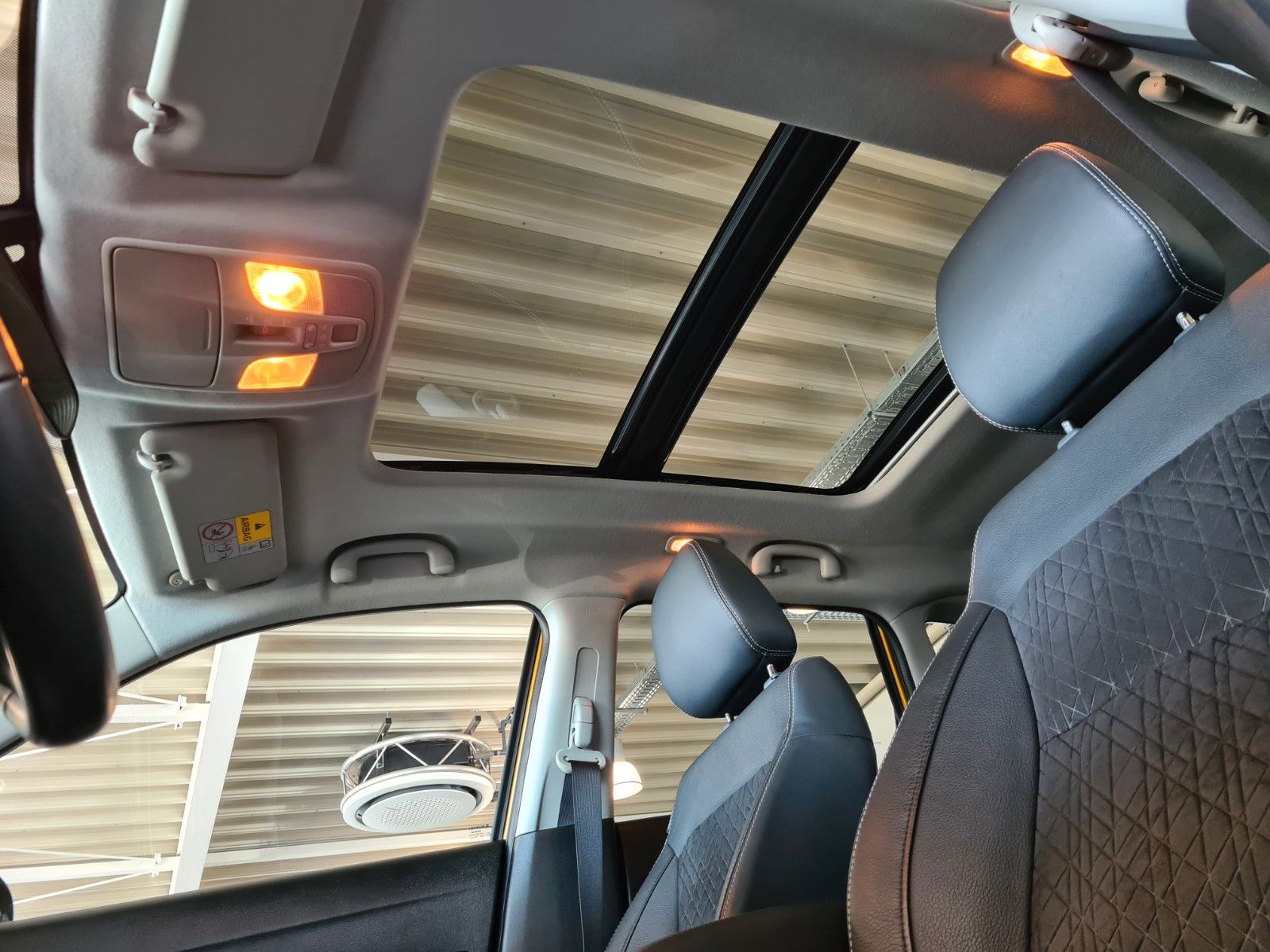 Suzuki Vitara 1.5 Hybrid Comfort+ 4x2 - Samsaru's Car Outlet