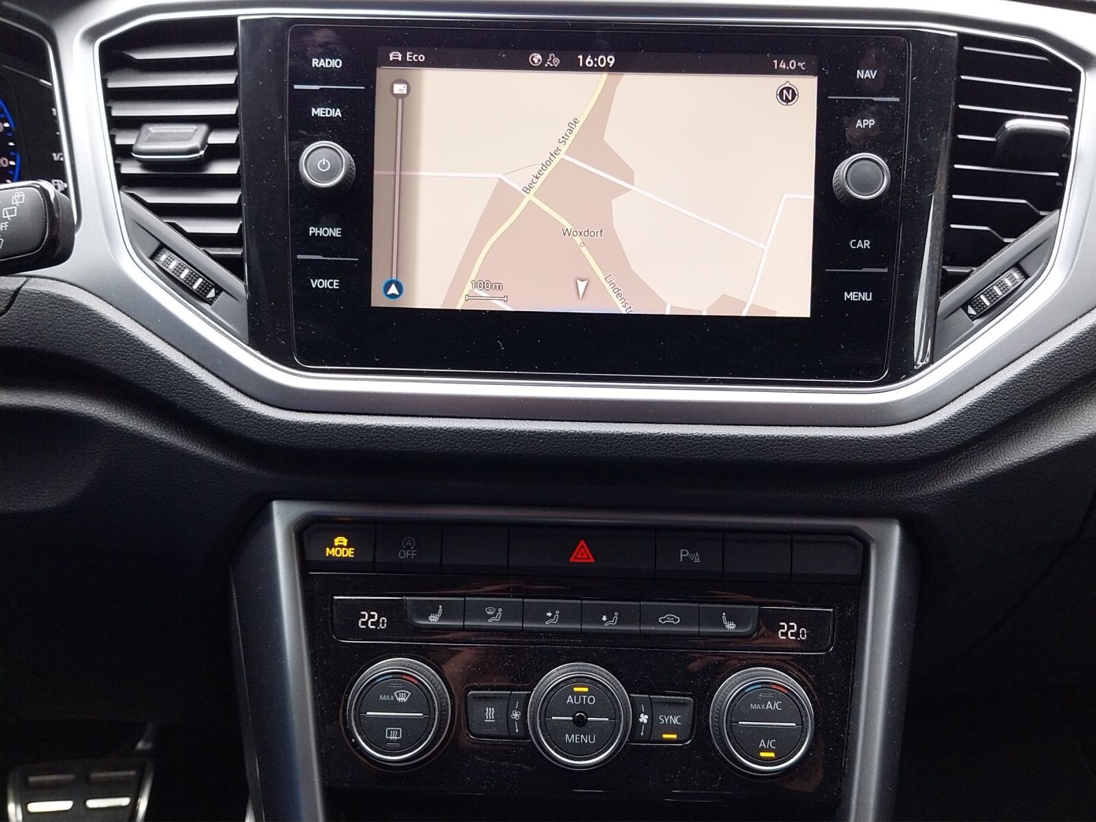 Volkswagen T-Roc 1.5 TSI - Samsaru's Car Outlet