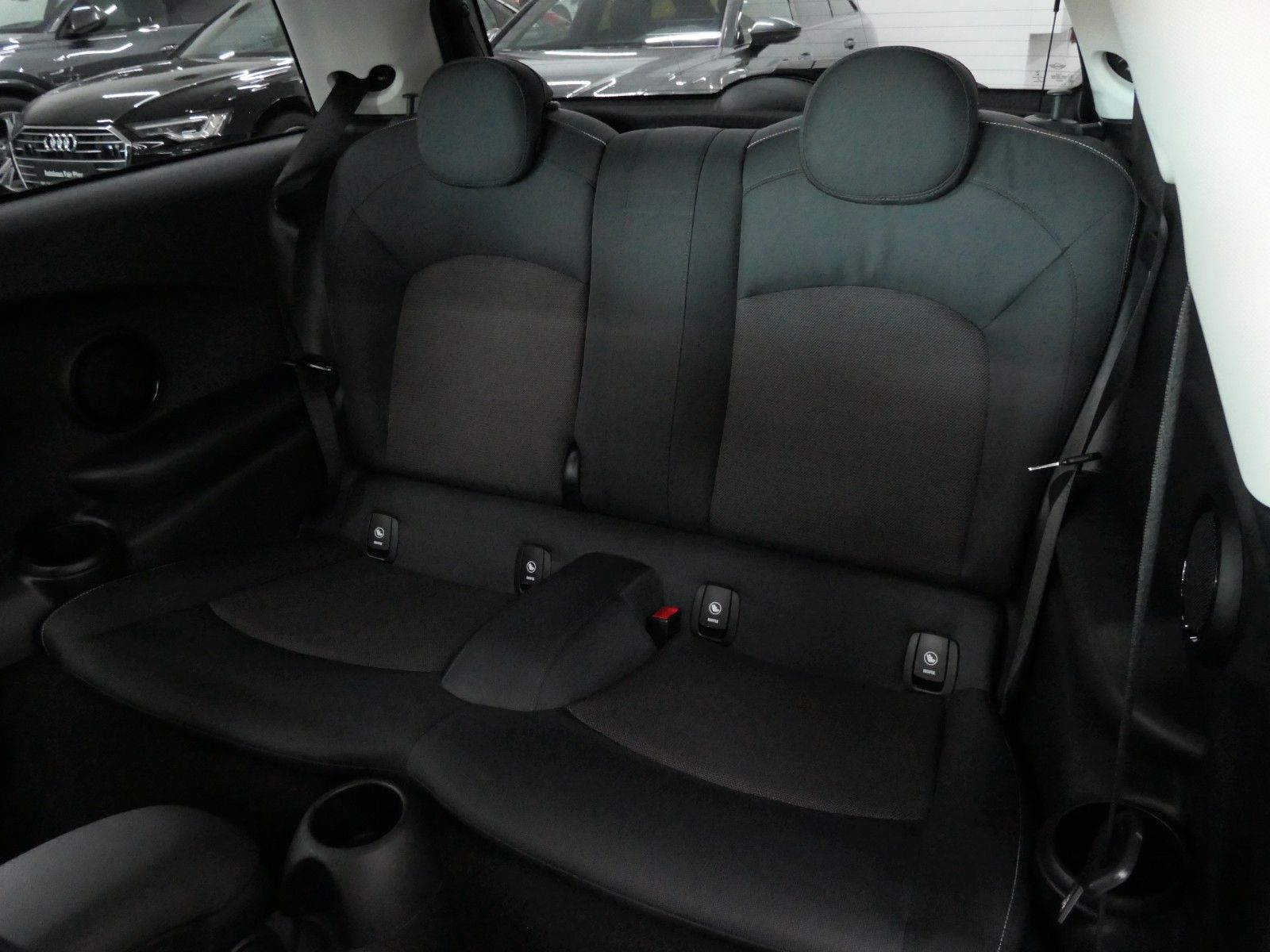MINI ONE Mini One Aut. - Samsaru's Car Outlet
