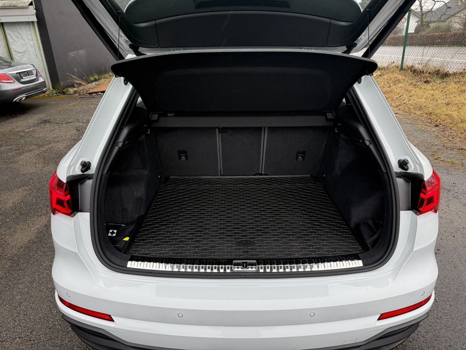 Audi Q3 45 S line - Samsaru's Car Outlet