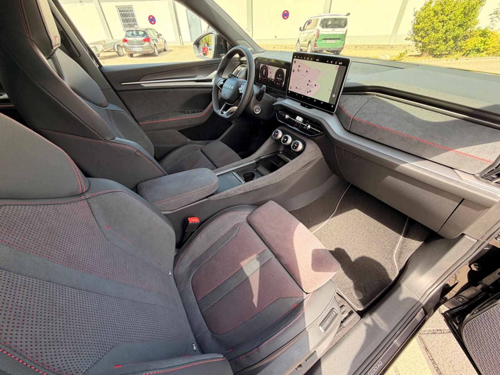 Skoda Kodiaq 2.0 TSI 195 kW 4x4 RS 20Z*AHK*HUD*ACC*DCC
