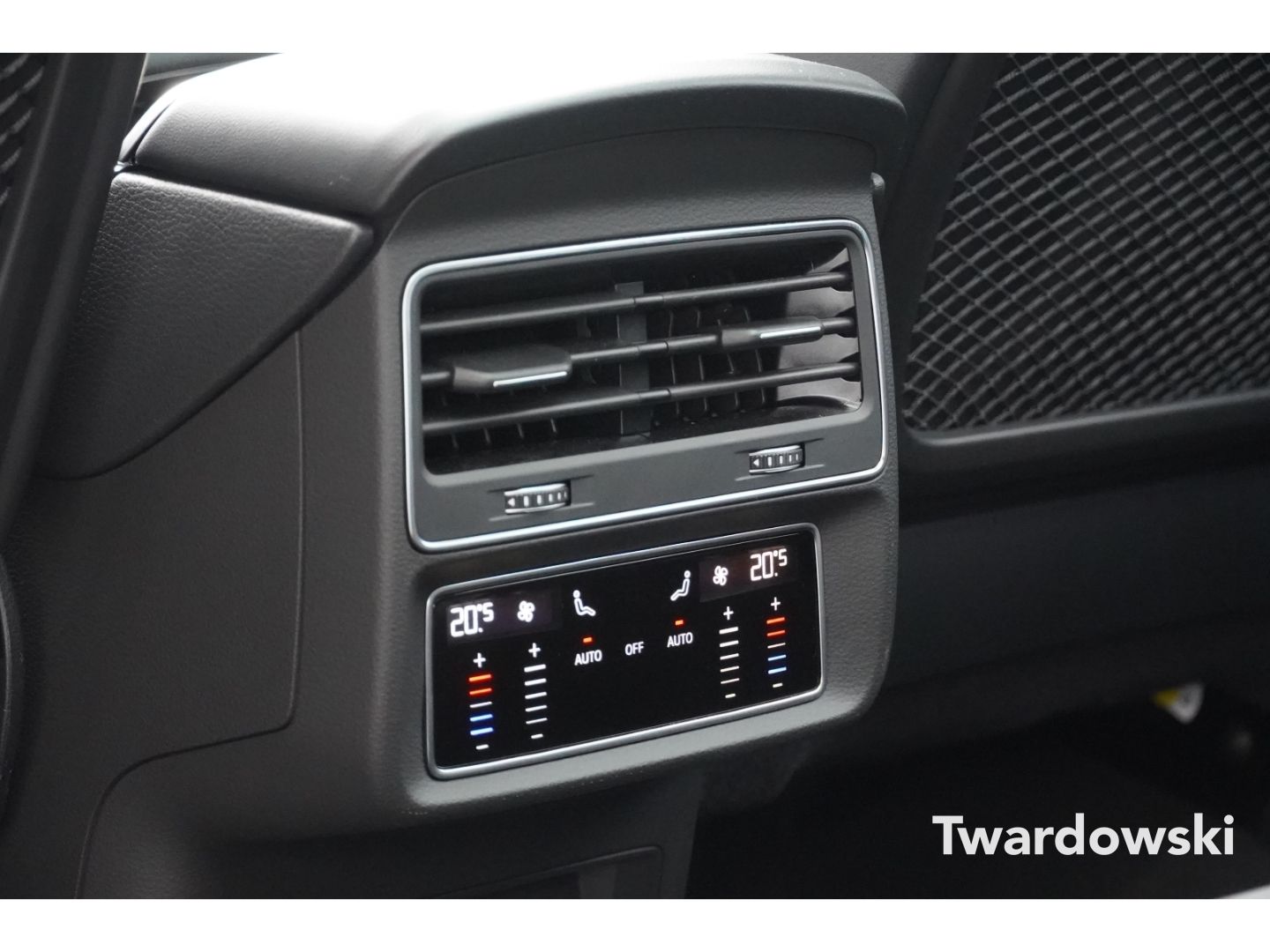 Audi Q7 S line 7-Sitzer Pano AHK Raute B&O 360° STHZ
