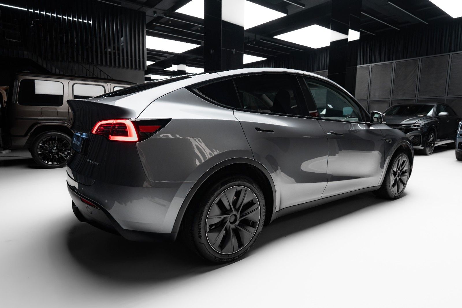 Tesla Model Y Long Range Dual AWD
