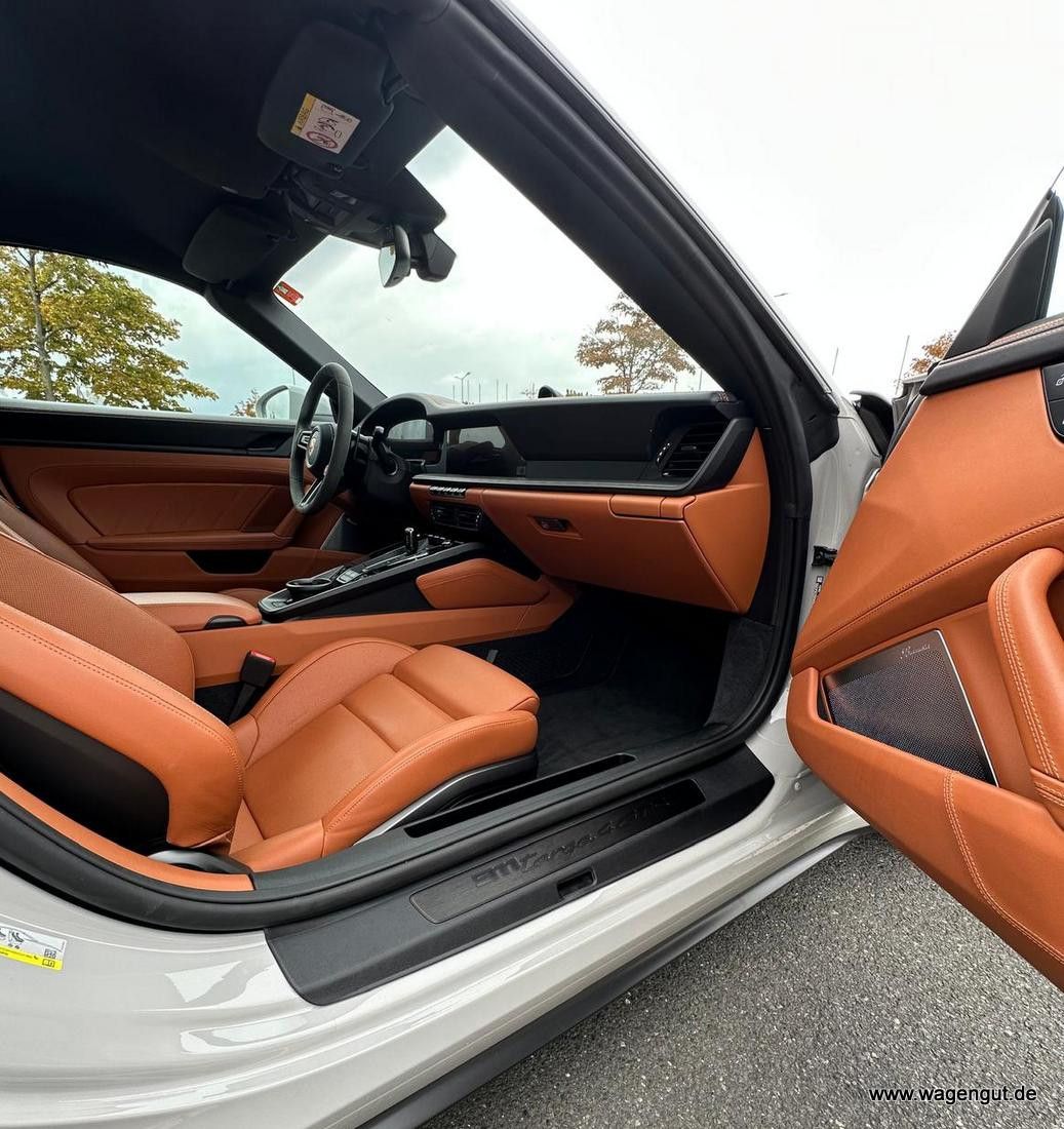 Porsche 911 Targa 4 GTS BURMESTER*CARBON*