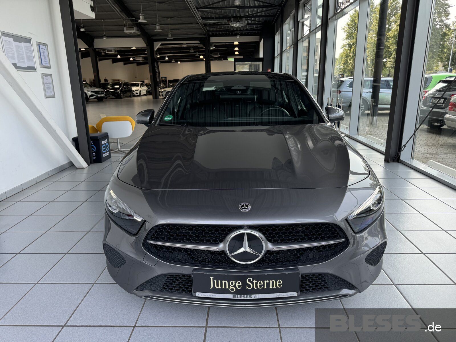 Mercedes-Benz A 200 Limousine - Samsaru's Car Outlet