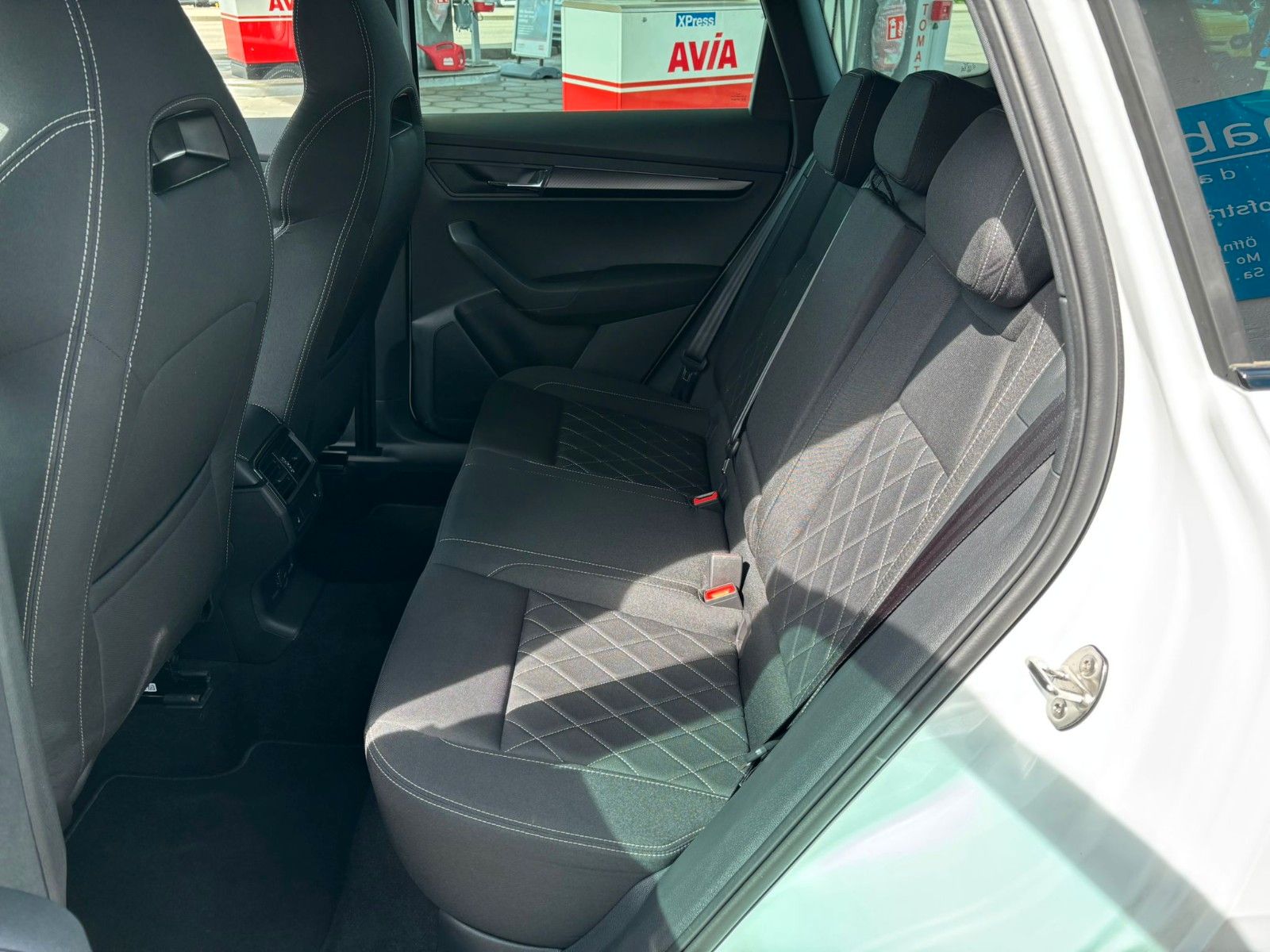 Skoda Karoq Sportline *AHK/Navi/SHZ/ACC/Garantie*