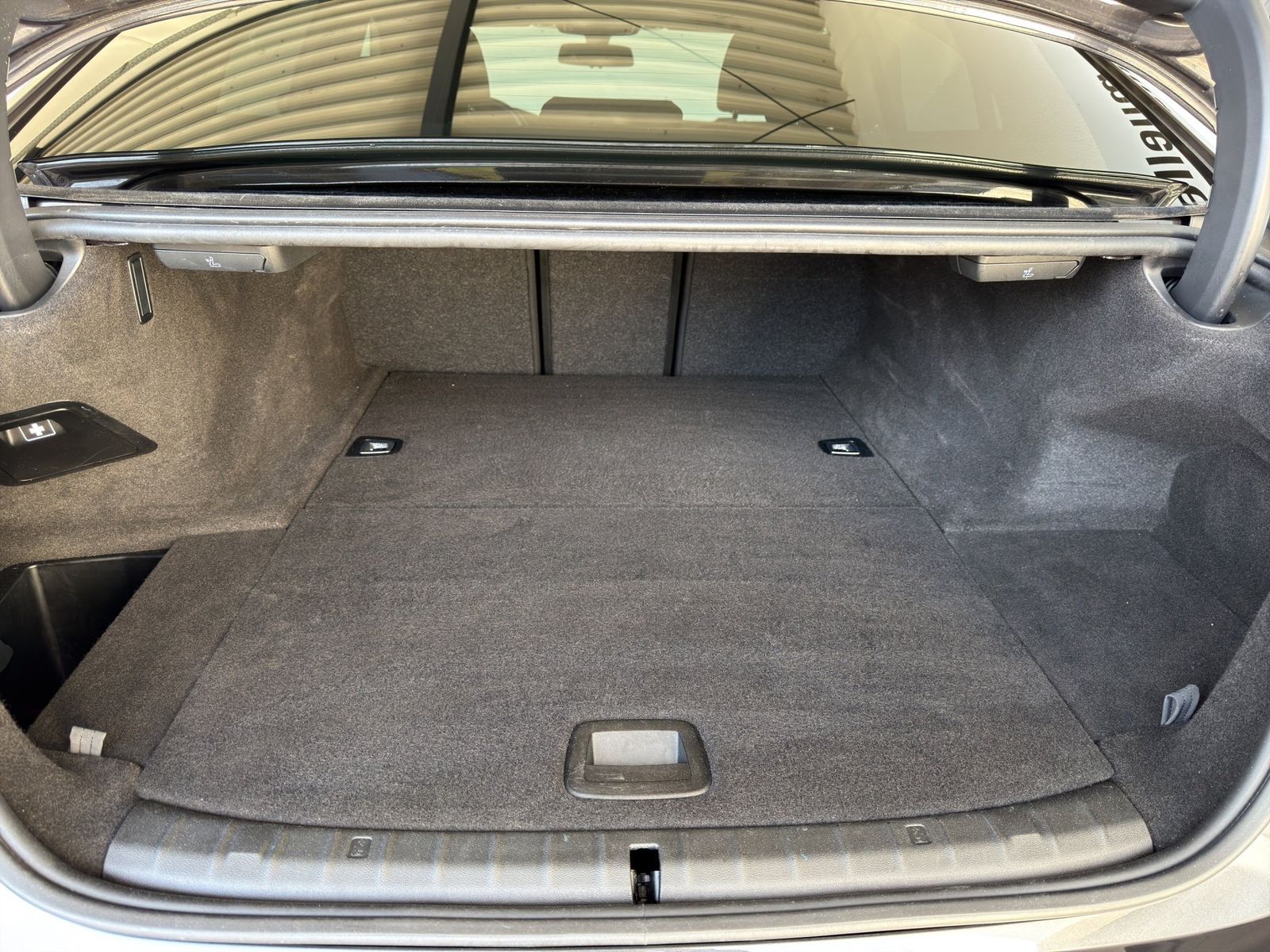 BMW 530e xDr LASER/HUD/CAM/PRIVACY/DAB/AMBI