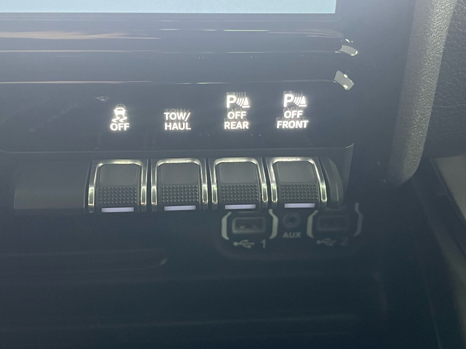 Dodge RAM 5,7l V8 *BIGHORN/12 ZOLL Display/SHZ/LED/AHK