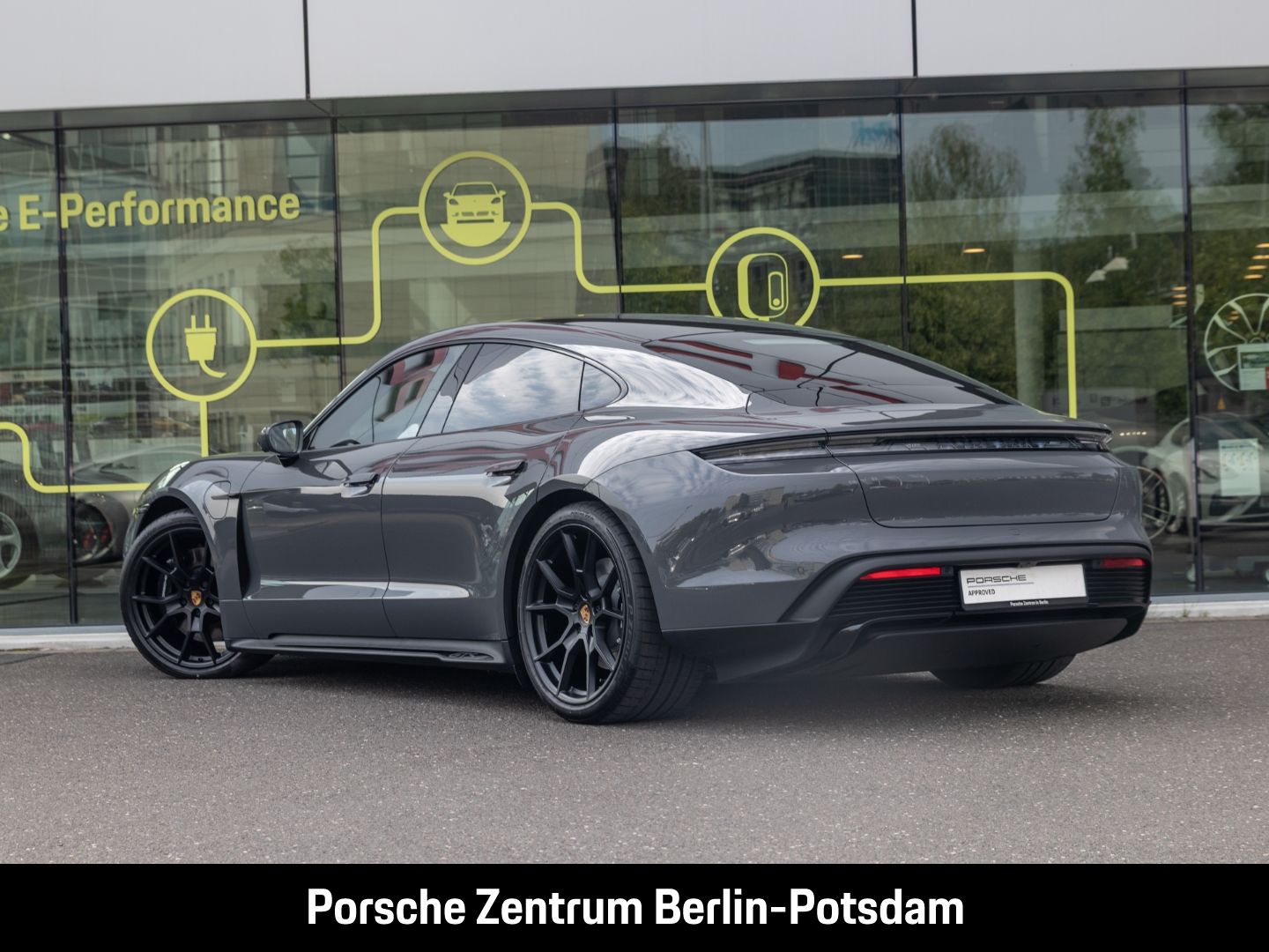 Porsche Taycan GTS Burmester HA-Lenkung Active-Ride