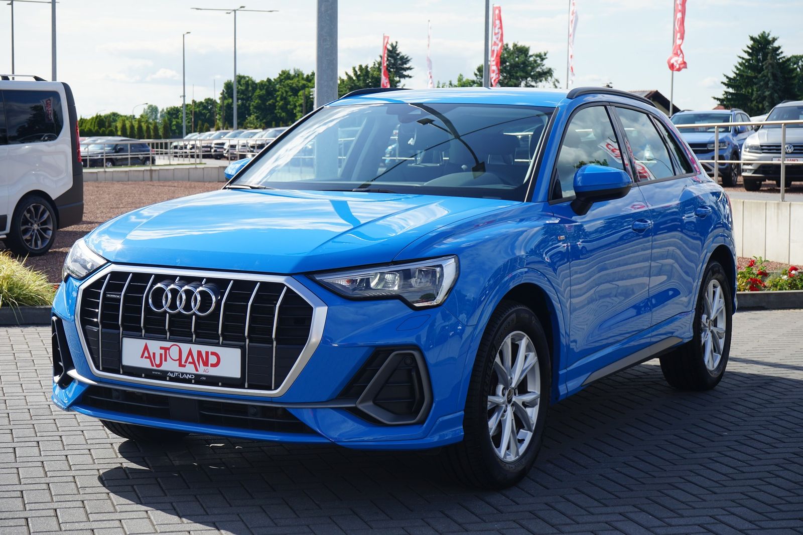Audi Q3 35 2.0 TDI quattro S line - Samsaru's Car Outlet