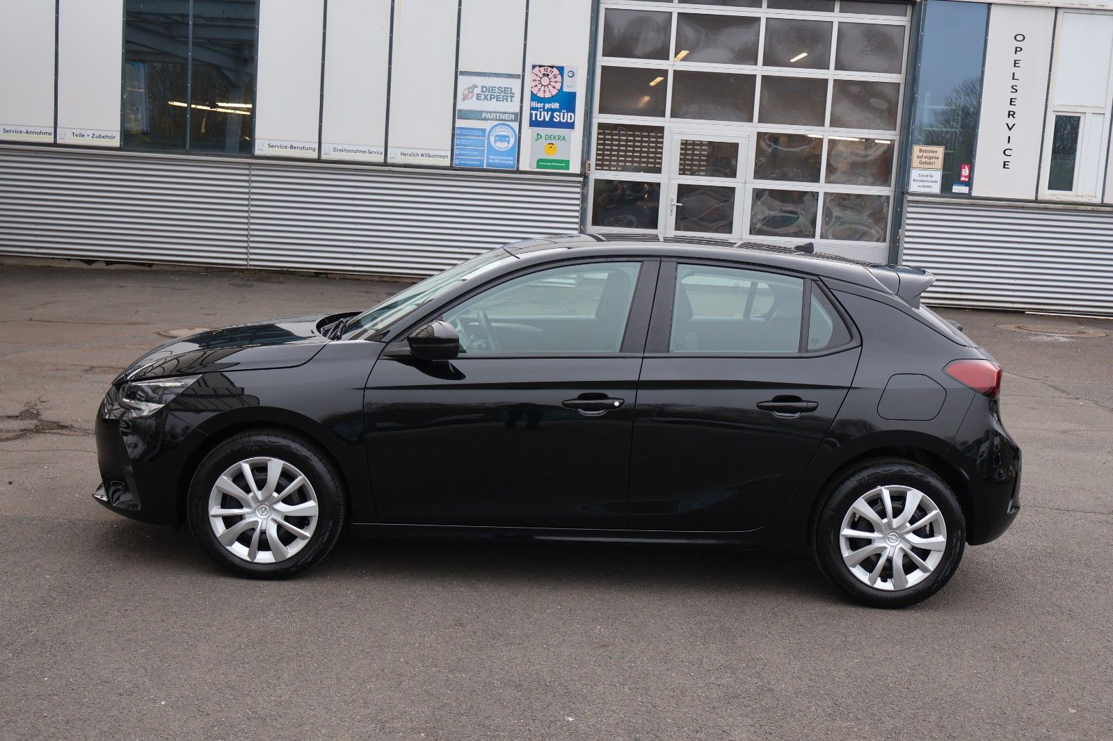 Opel Corsa 1.2 Turbo AT8 Edition - Samsaru's Car Outlet
