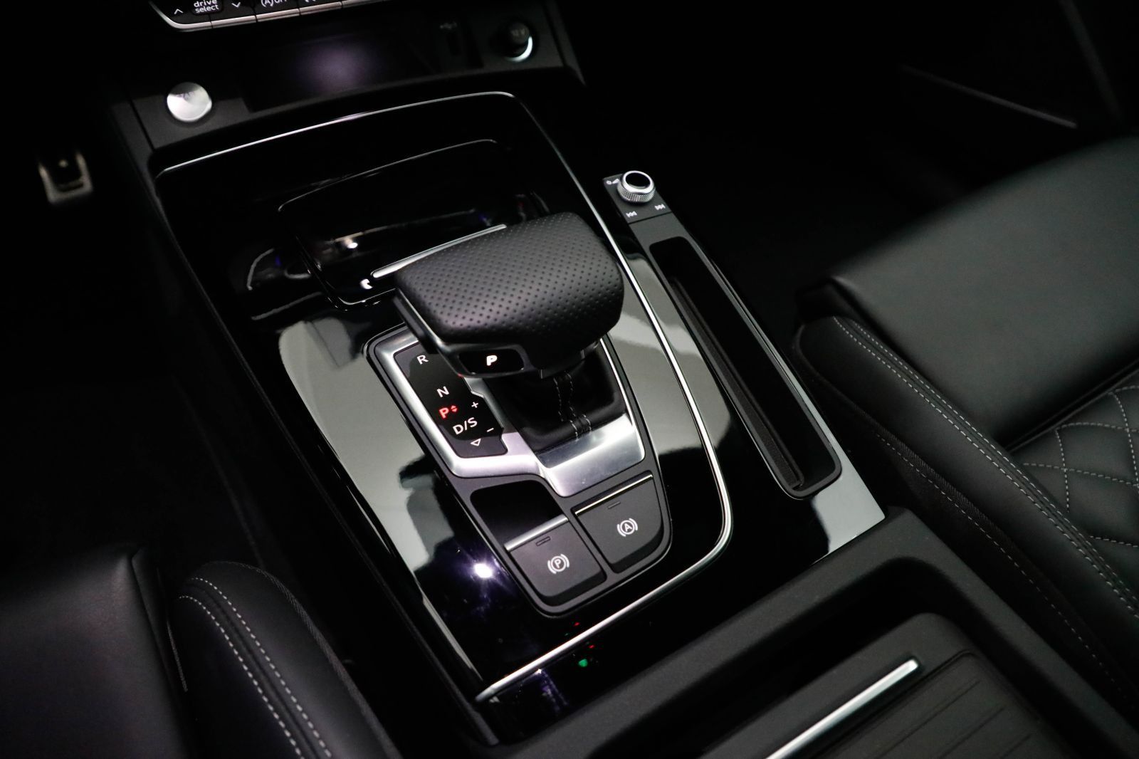 Audi Q5 Sportback 40 TDI quattro S line - Samsaru's Car Outlet