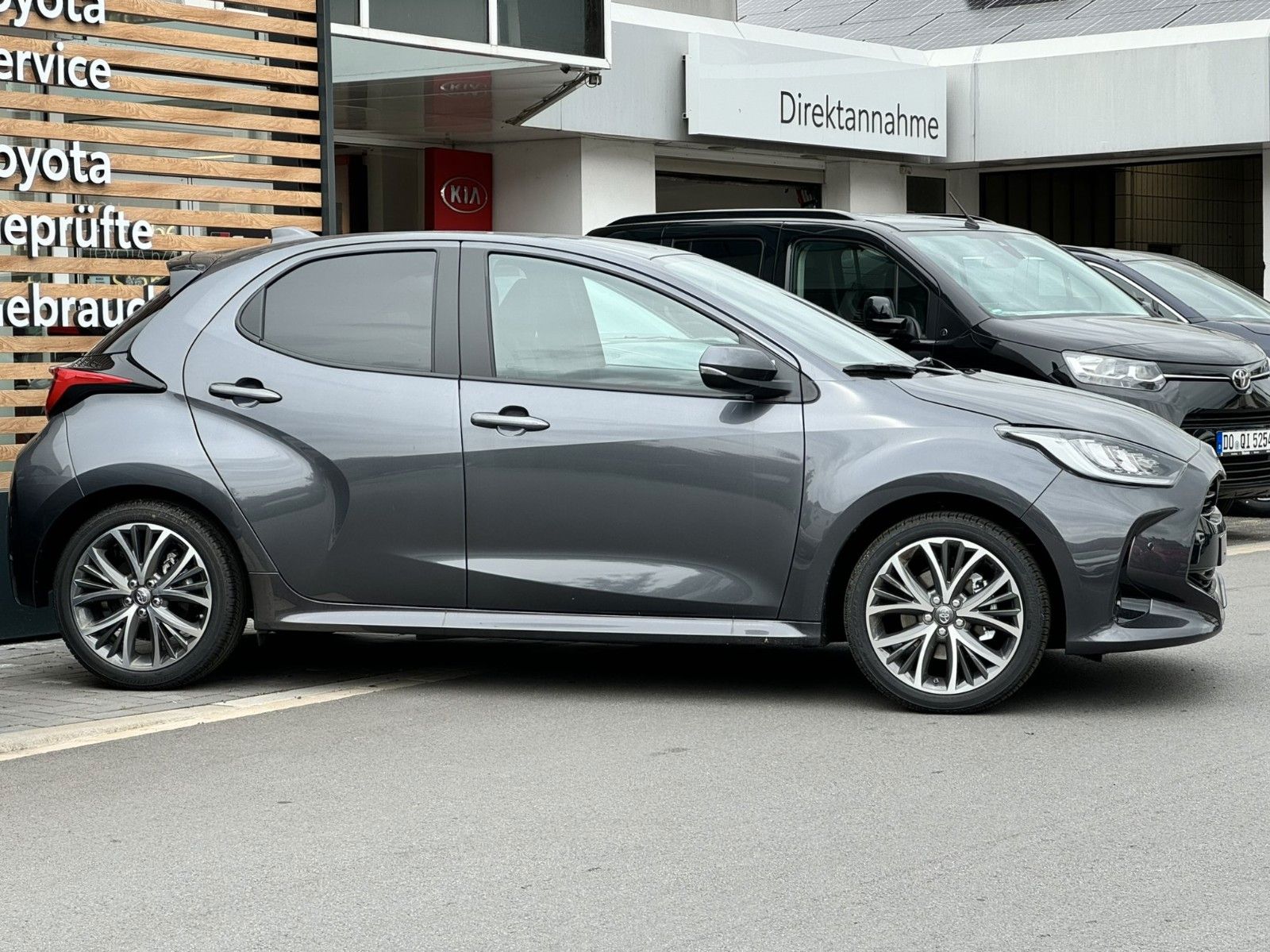 Toyota Yaris Hybrid Style | Leder | Kamera | PDC | LED