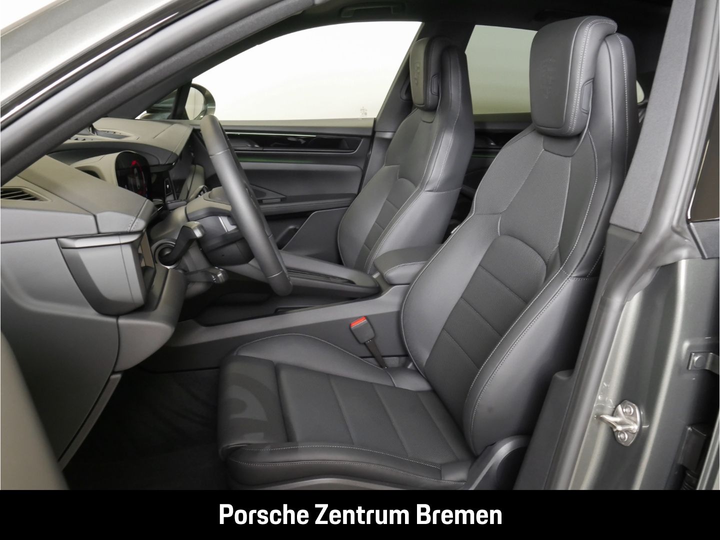 Porsche Macan 4S Sportpaket - Samsaru's Car Outlet