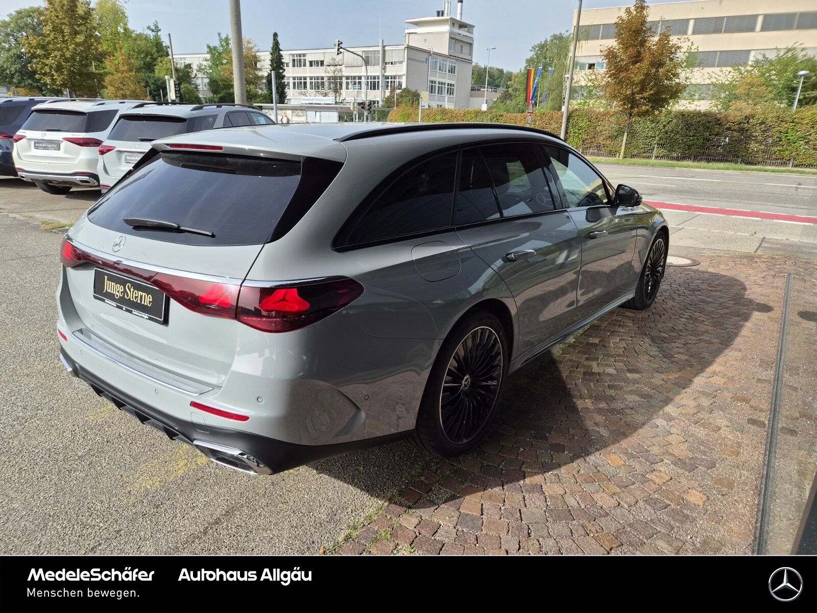 Mercedes-Benz E 220 T d 4M AMG Night Premium+ 20" Airmatic Pan