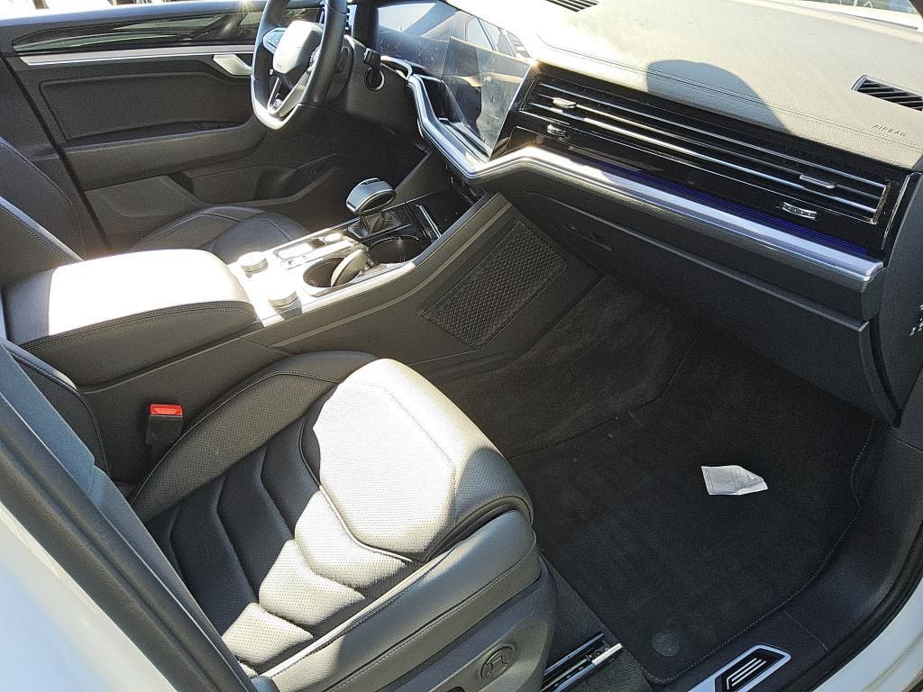 Volkswagen TOUAREG 3.0TDi R-LINE BLACK - Samsaru's Car Outlet