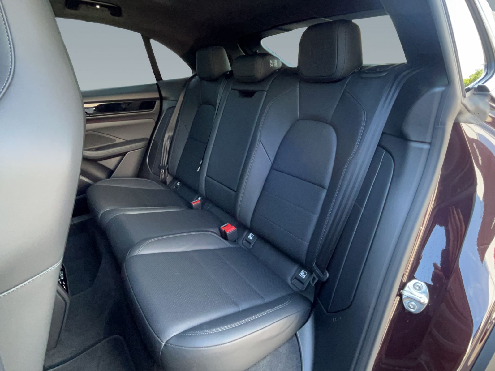 Porsche Macan 4S - Samsaru's Car Outlet