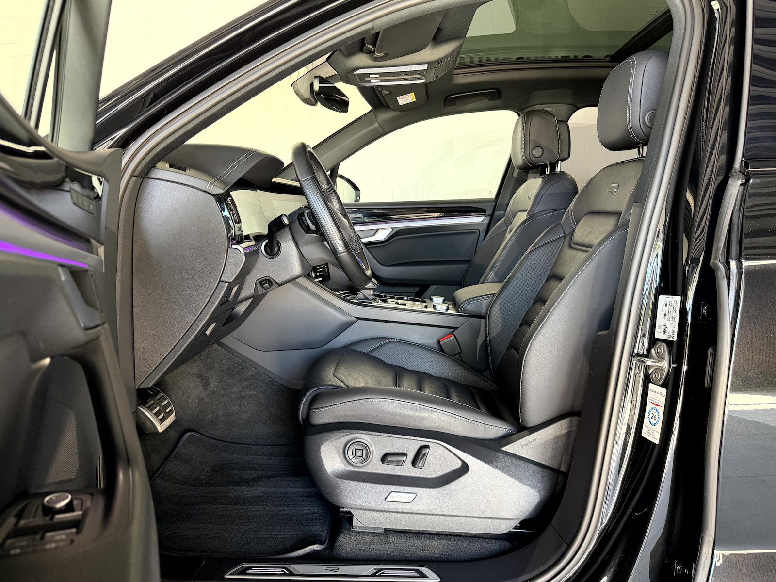 Volkswagen Touareg R 3.0TSI*BlackStyle*Pano*AHK*HUD*Massage
