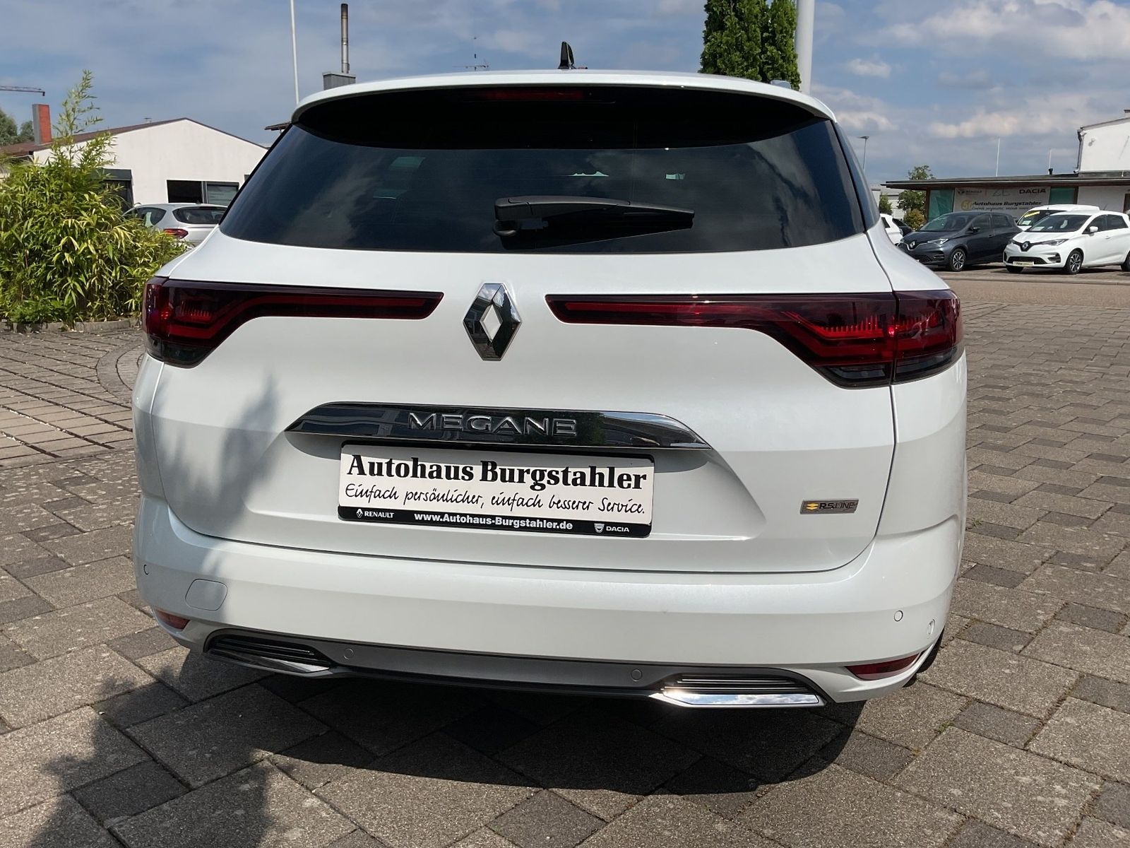 Renault Megane Grandtour E-Tech R.S. Line PLUG-IN - Samsaru's Car Outlet