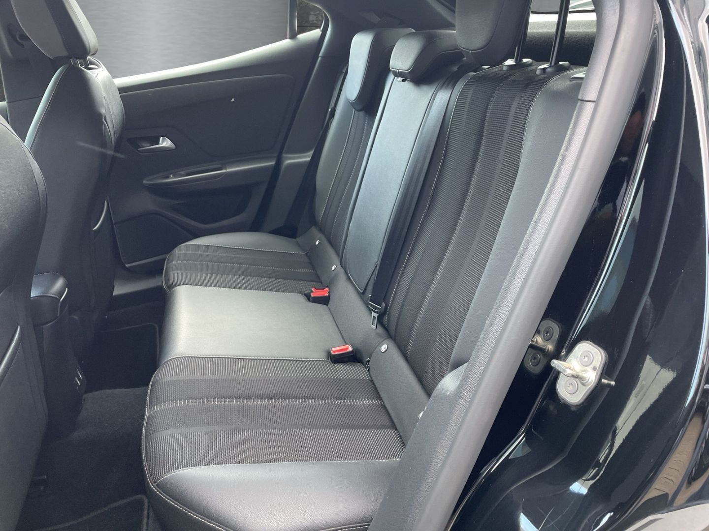 Opel Mokka Elegance - Samsaru's Car Outlet