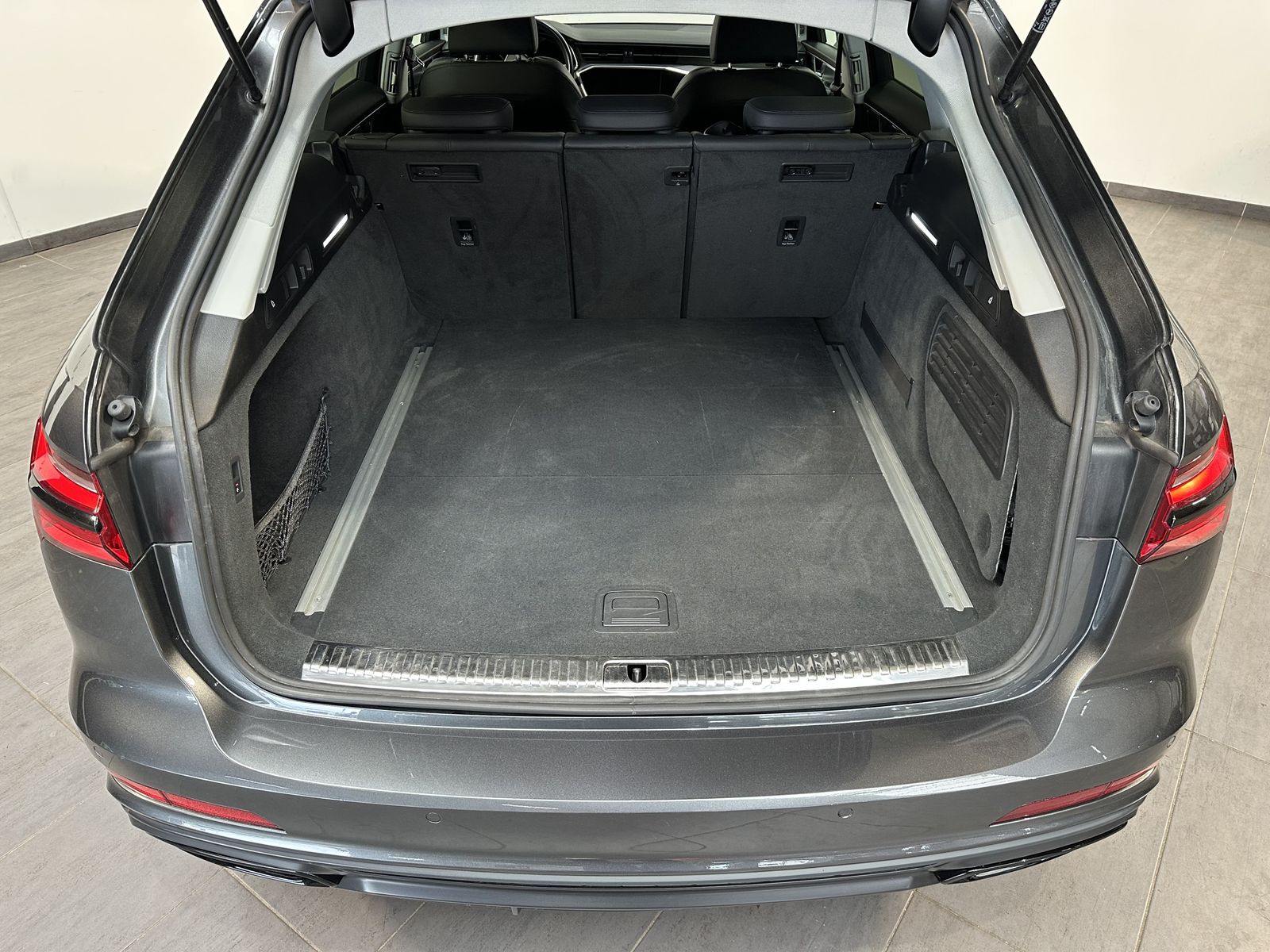 Audi A6 Avant 40 TDI Qu S-Line NAV+LED+ACC+AHK+VCOCK