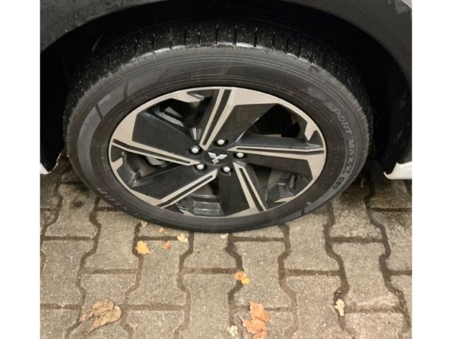 Mitsubishi Eclipse Cross Plus Select Black Hybrid 4WD 2.4 P