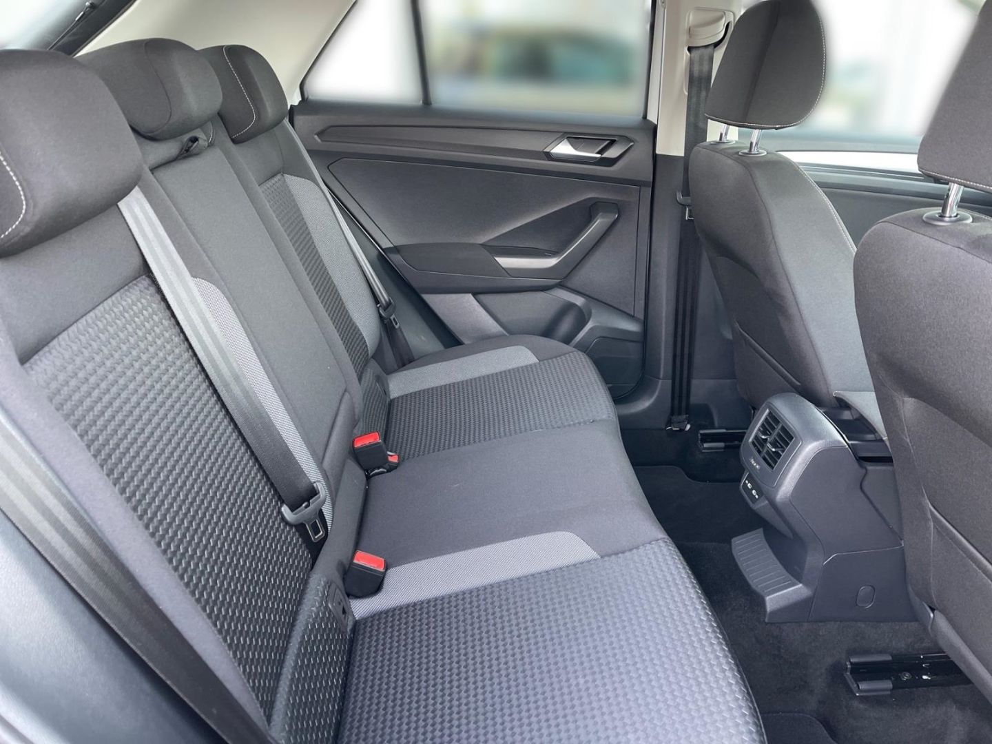 Volkswagen T-Roc Active Style 2.0 TDI - Samsaru's Car Outlet