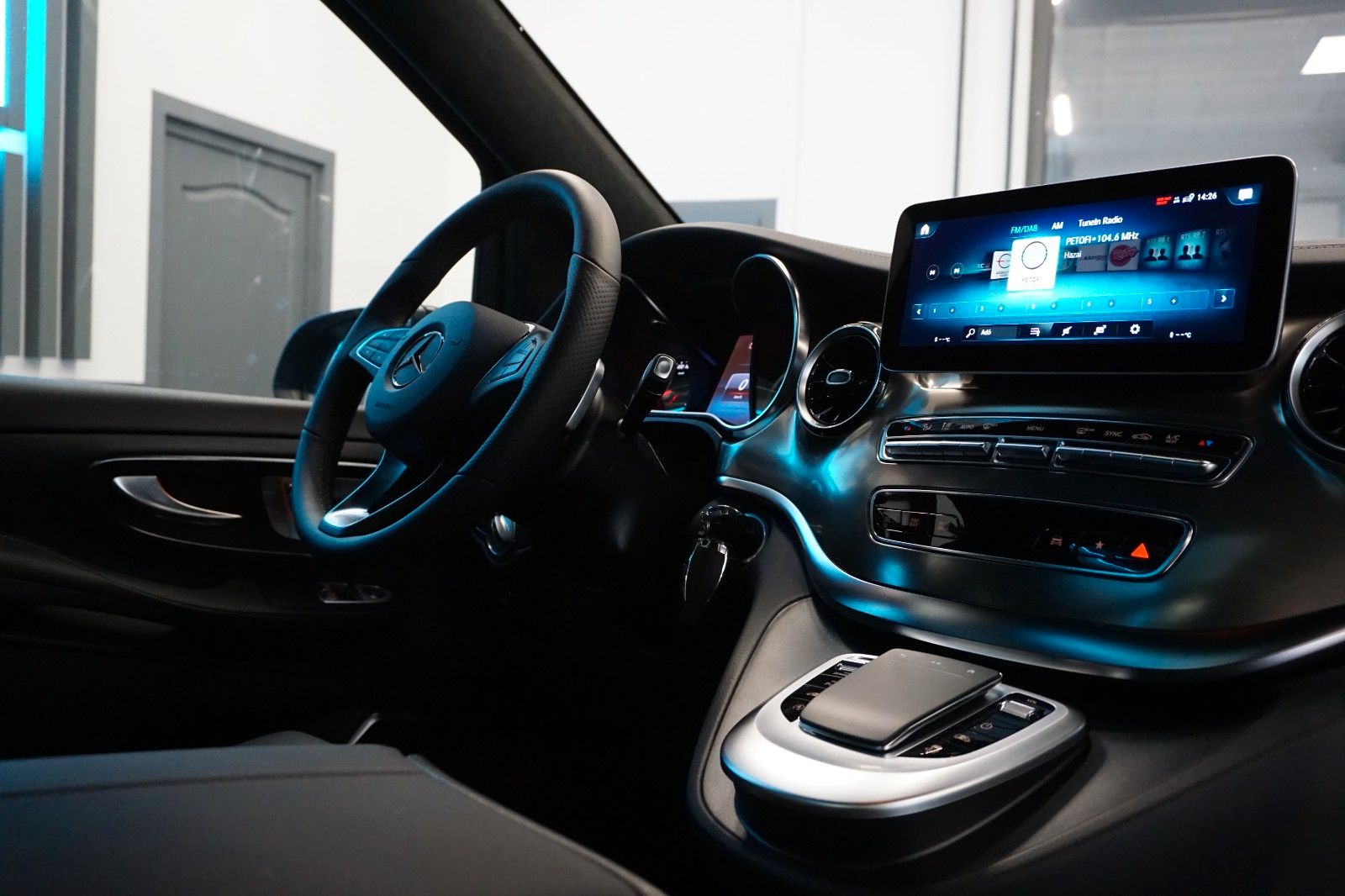 Mercedes-Benz V 300 4MATIC AVANTGARDE - Samsaru's Car Outlet