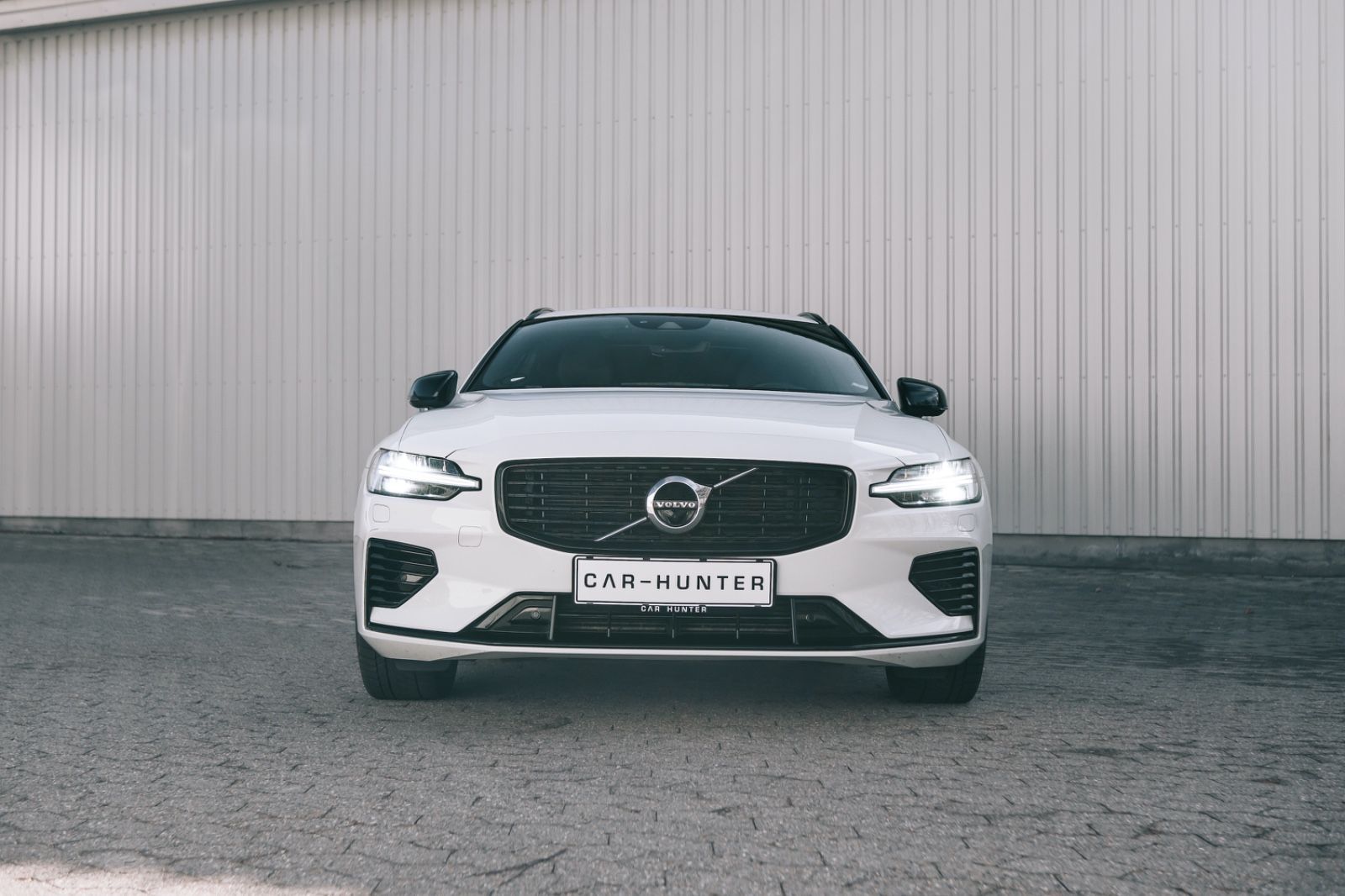 Volvo V60 Kombi R Design Recharge Plug-In Hybrid AWD