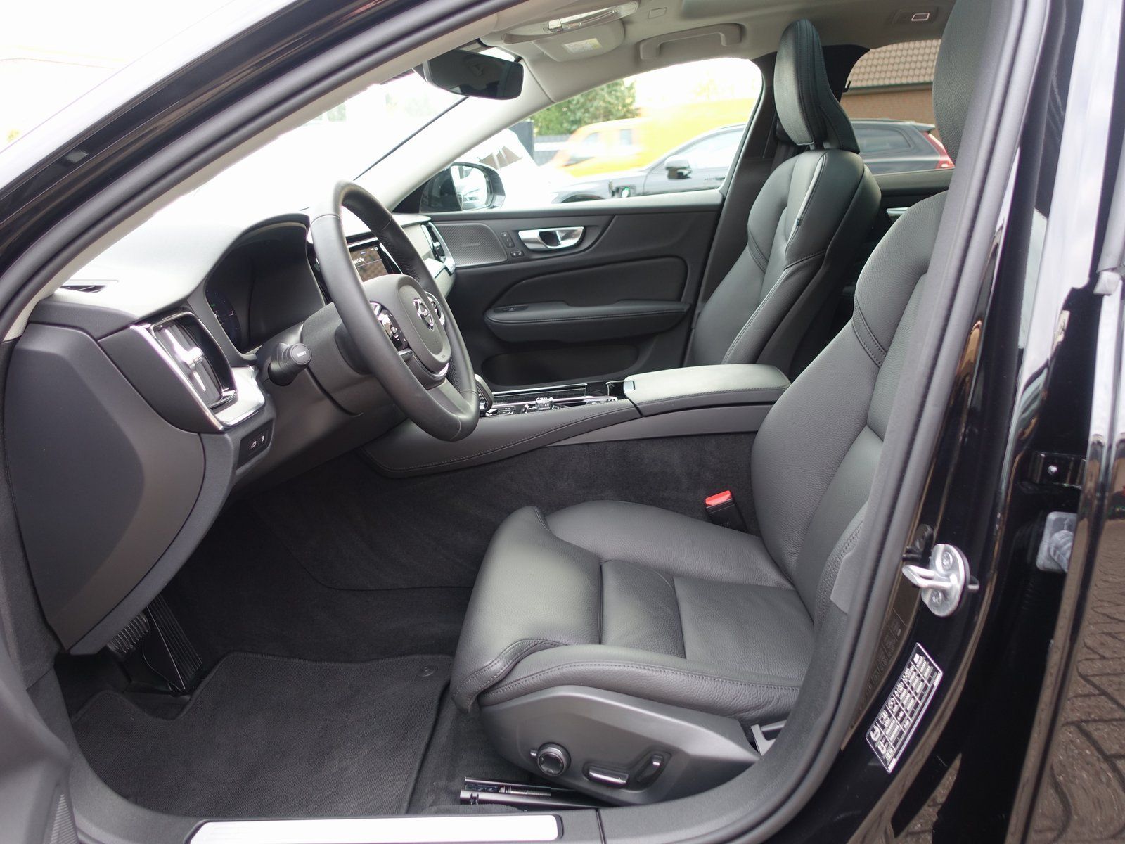 Volvo V60 Plus T6 AWD Plug-in Hybrid/AHK/360°/BLIS/H&K